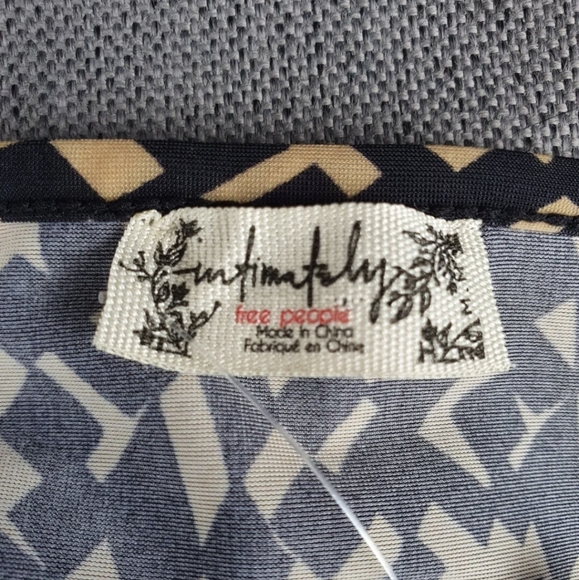 FREE PEOPLE INTIMATELY Camisole BNWT Black Silky Cami Top Bralette M 8-10 - Picture 8 of 12